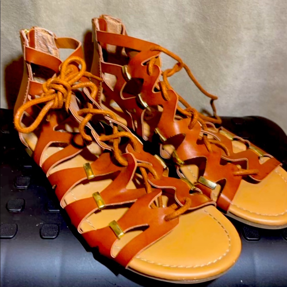never worn ,steve madden- 8.5